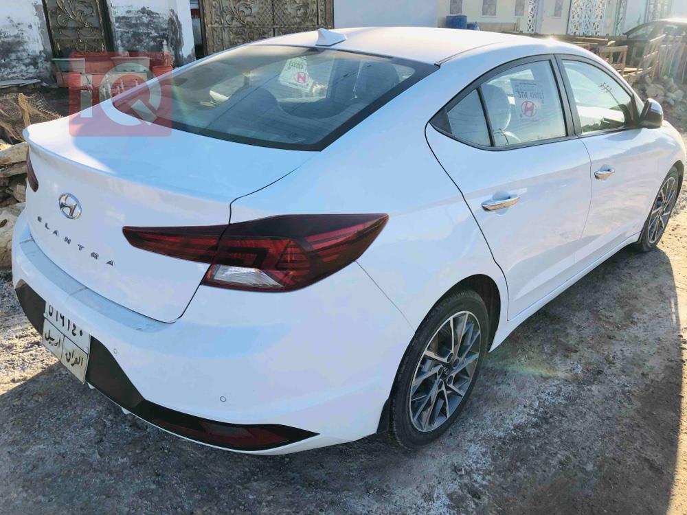 هیوندای ئەلەنترا
